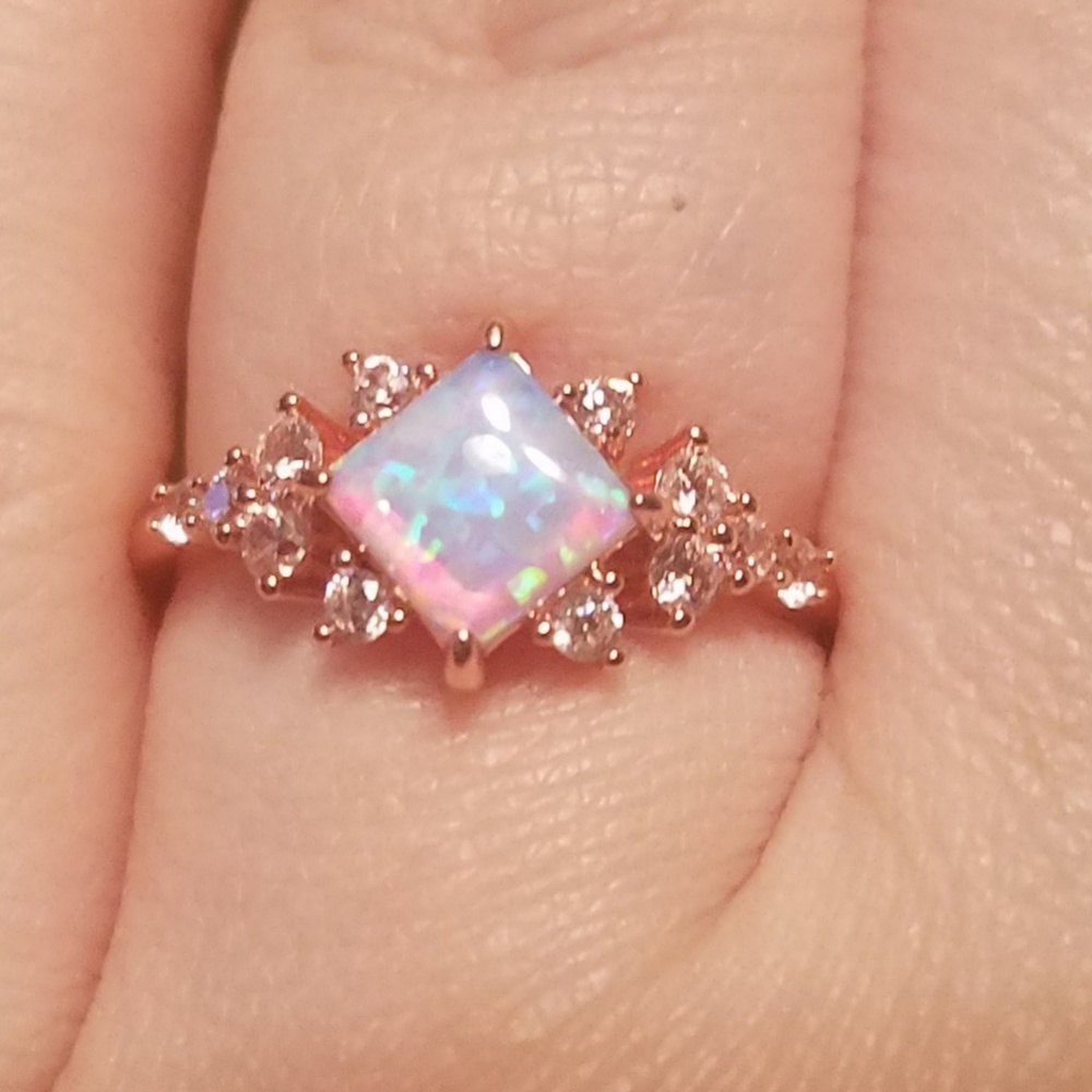 Opalesque swarovski crystal Ring